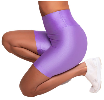Shorts Glossy Lilás