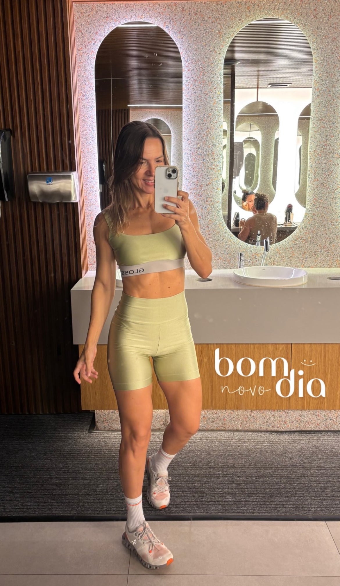 Shorts Glossy Oliva