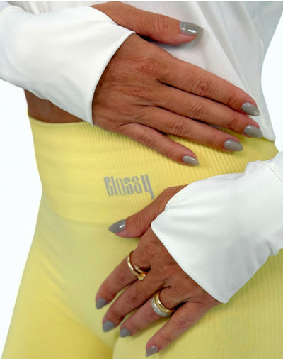 Cropped and Skirt to Cover the Buttocks, all two in one - Off White